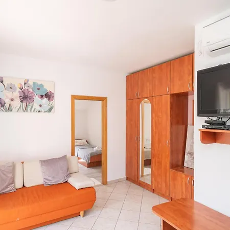 Apartment Awesome In With Jacuzzi Dubrovnik